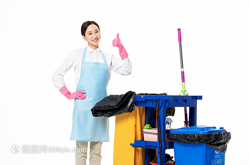 城市环境的隐形守护者 保洁员与“除四害”服务的双重使命